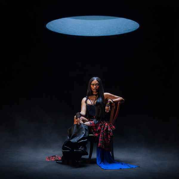 NIA reafirma su reinado en la salsa con “Qué Pena