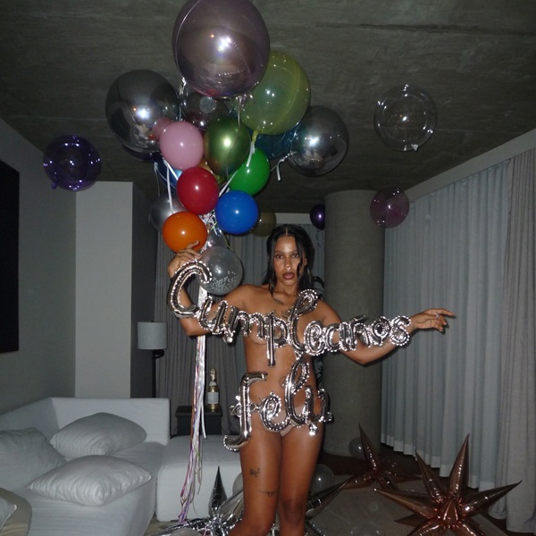 TOKISCHA CAMBIA EL CÓDIGO DE VESTIMENTA: TRAJE DE CUMPLEAÑOS PARA “MUCHA LECHE EN TU CUMPLEAÑO…..”